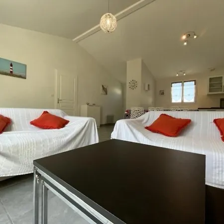 Hébergement de vacances Maison Lumineuse Avec Jardin Clos Et Wifi – 6 Couchages, Saint-georges-d'oléron - Fr-1-246a-199